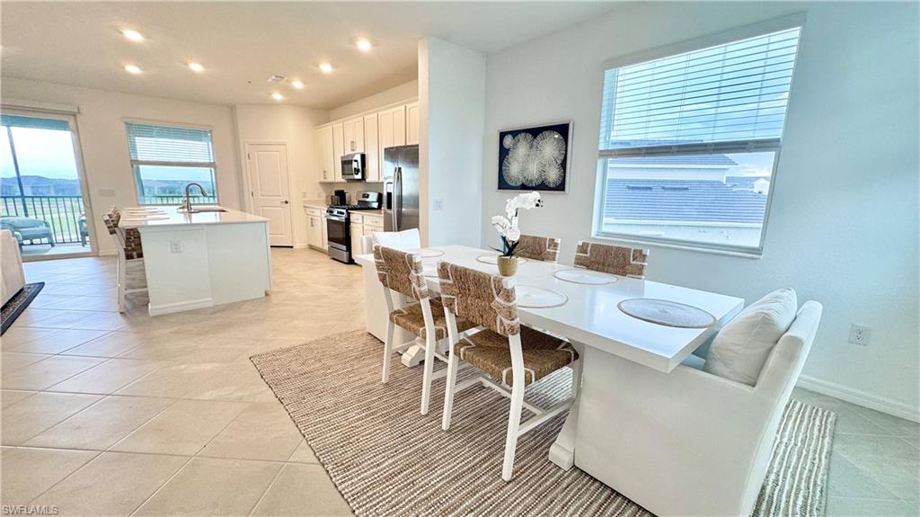Dining area off the kitchen